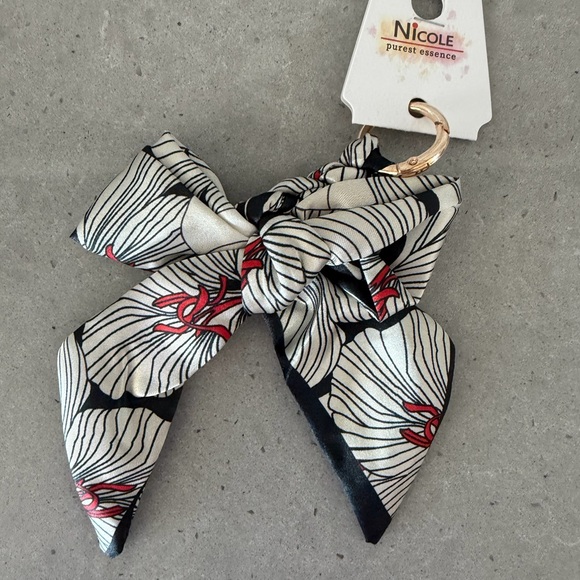 Nicole Bow Key Holder purse or bag Charm in various designs - Picture 4 of 7